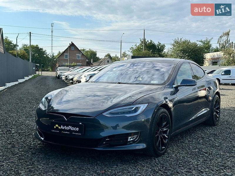 Ліфтбек Tesla Model S 2016 в Луцьку