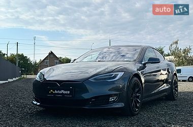 Ліфтбек Tesla Model S 2016 в Луцьку