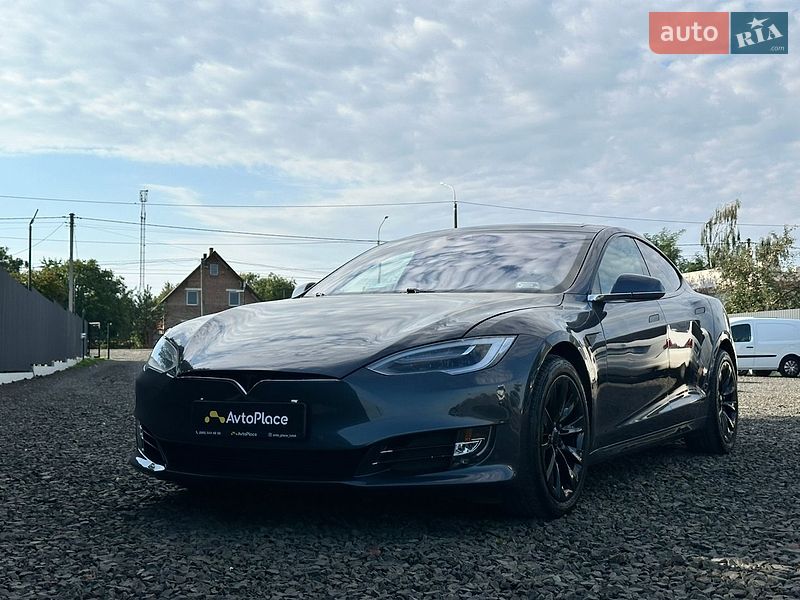 Ліфтбек Tesla Model S 2016 в Луцьку