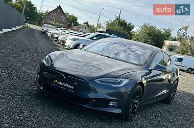 Ліфтбек Tesla Model S 2016 в Луцьку