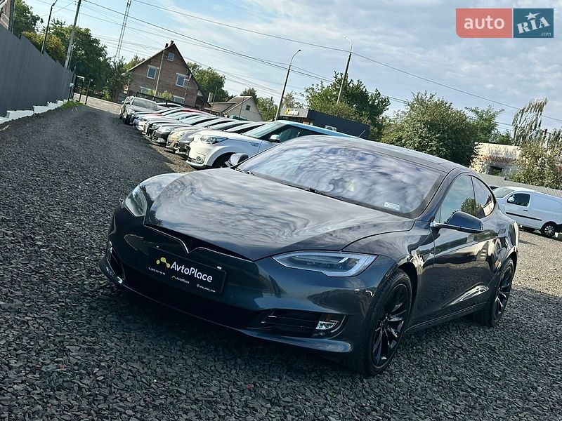 Ліфтбек Tesla Model S 2016 в Луцьку