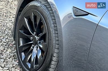 Ліфтбек Tesla Model S 2016 в Луцьку