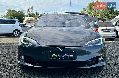 Ліфтбек Tesla Model S 2016 в Луцьку