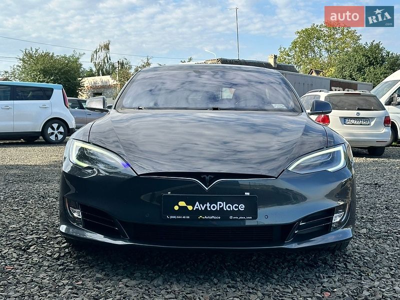 Ліфтбек Tesla Model S 2016 в Луцьку