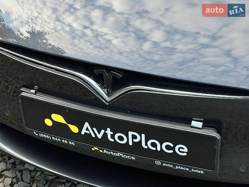 Ліфтбек Tesla Model S 2016 в Луцьку