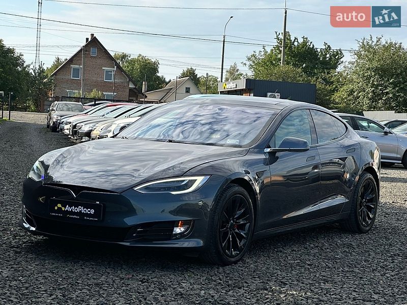 Ліфтбек Tesla Model S 2016 в Луцьку