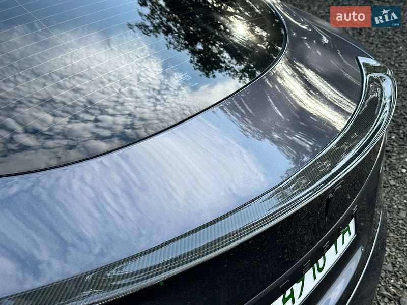 Ліфтбек Tesla Model S 2016 в Луцьку