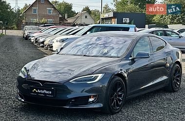 Ліфтбек Tesla Model S 2016 в Луцьку