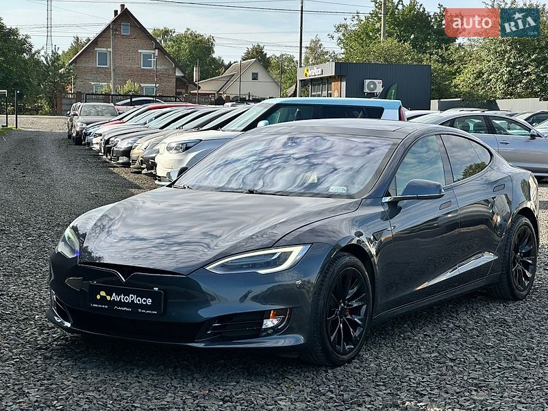Ліфтбек Tesla Model S 2016 в Луцьку