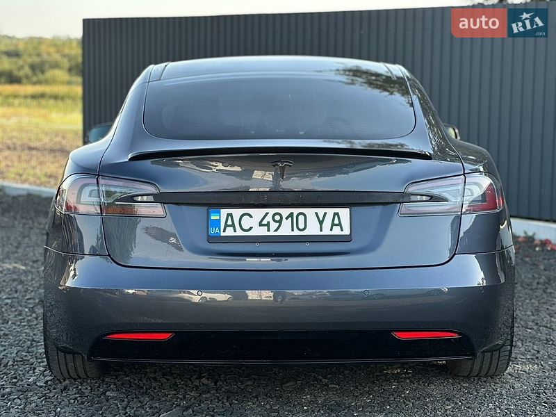 Ліфтбек Tesla Model S 2016 в Луцьку