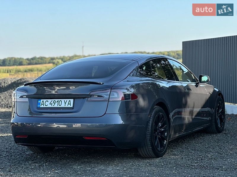 Ліфтбек Tesla Model S 2016 в Луцьку