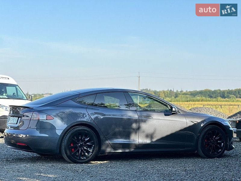Ліфтбек Tesla Model S 2016 в Луцьку