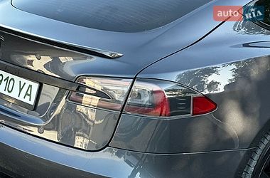 Ліфтбек Tesla Model S 2016 в Луцьку