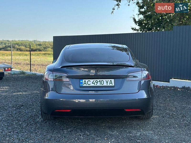 Ліфтбек Tesla Model S 2016 в Луцьку