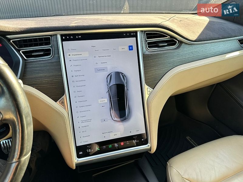 Ліфтбек Tesla Model S 2016 в Луцьку