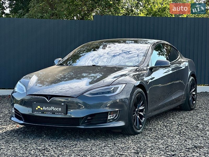 Ліфтбек Tesla Model S 2016 в Луцьку