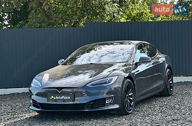 Ліфтбек Tesla Model S 2016 в Луцьку