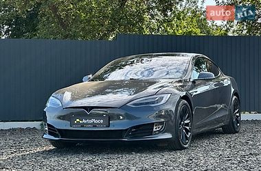Ліфтбек Tesla Model S 2016 в Луцьку