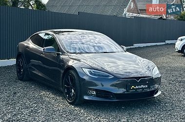Ліфтбек Tesla Model S 2016 в Луцьку