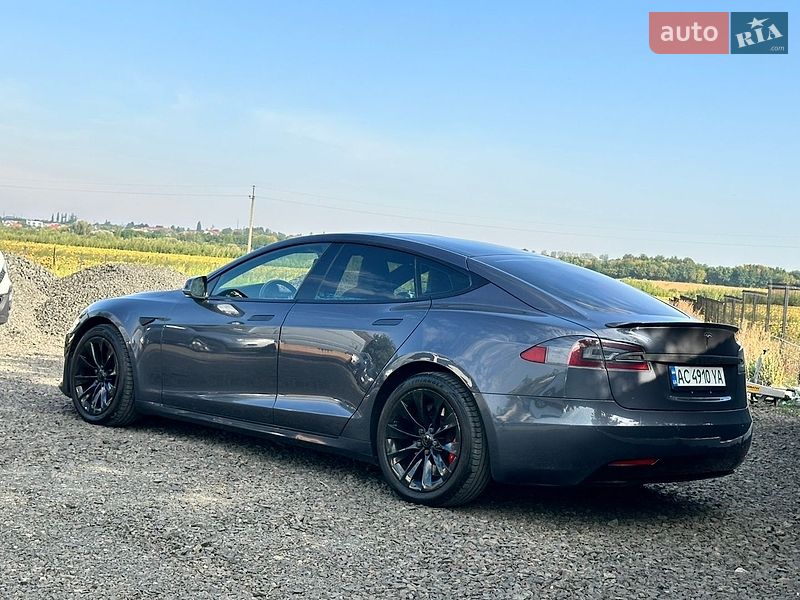 Ліфтбек Tesla Model S 2016 в Луцьку
