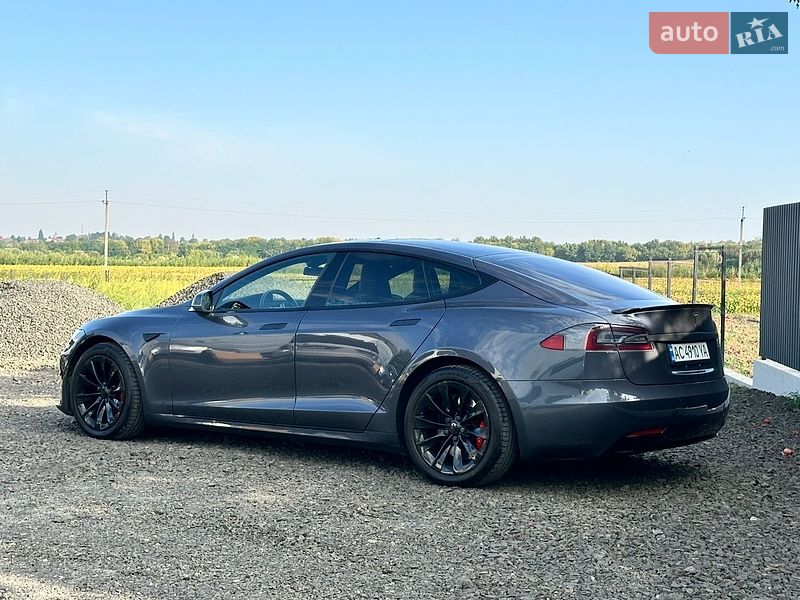 Ліфтбек Tesla Model S 2016 в Луцьку