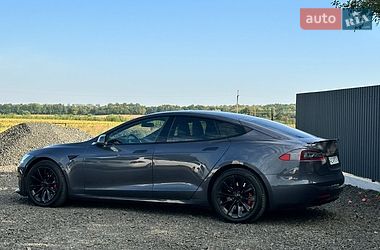 Ліфтбек Tesla Model S 2016 в Луцьку
