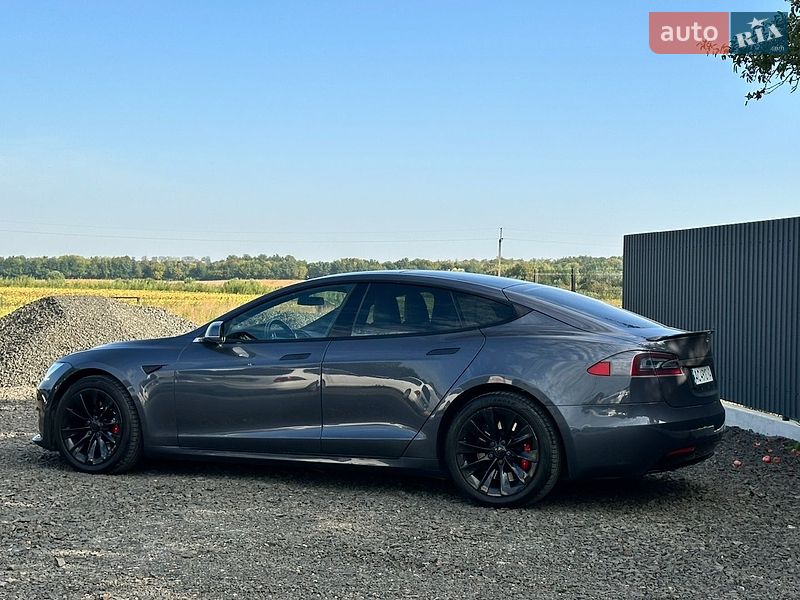 Ліфтбек Tesla Model S 2016 в Луцьку