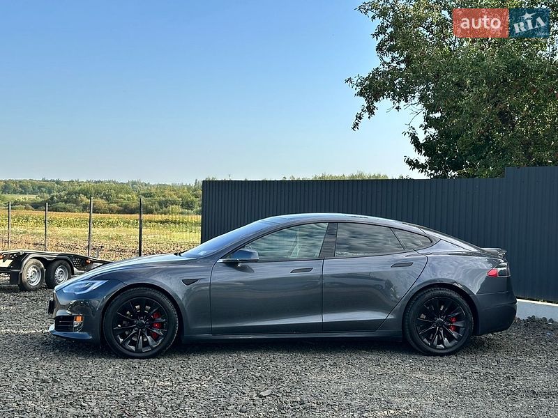 Ліфтбек Tesla Model S 2016 в Луцьку