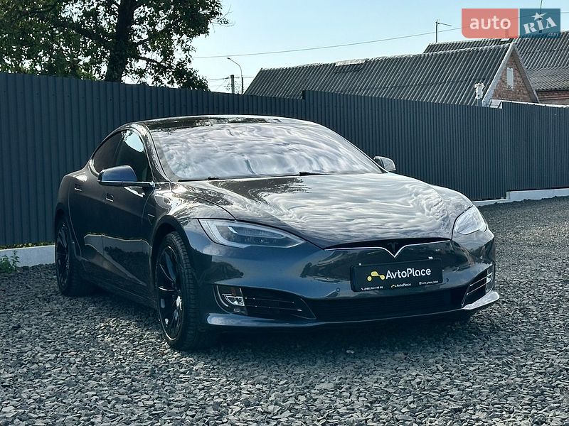 Ліфтбек Tesla Model S 2016 в Луцьку