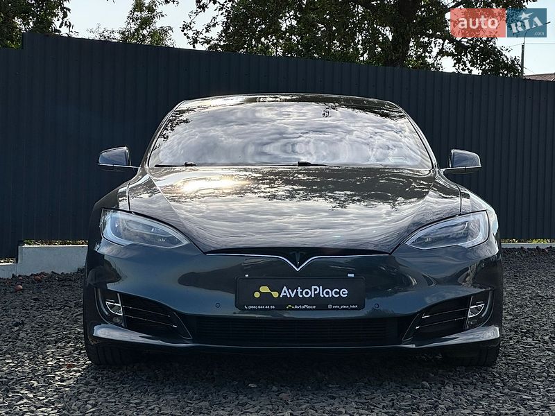 Ліфтбек Tesla Model S 2016 в Луцьку