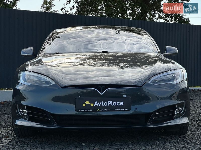 Ліфтбек Tesla Model S 2016 в Луцьку