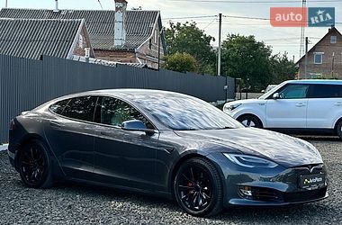 Ліфтбек Tesla Model S 2016 в Луцьку