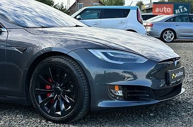 Ліфтбек Tesla Model S 2016 в Луцьку