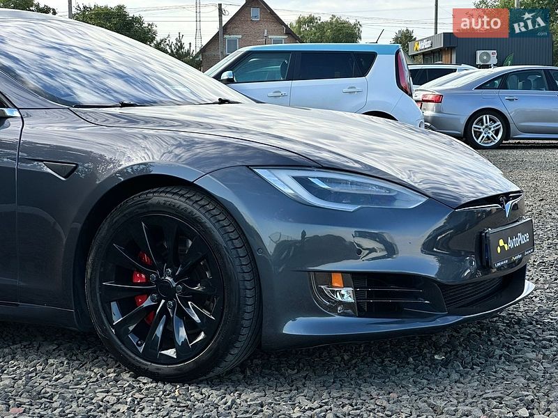 Ліфтбек Tesla Model S 2016 в Луцьку
