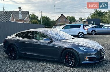 Ліфтбек Tesla Model S 2016 в Луцьку