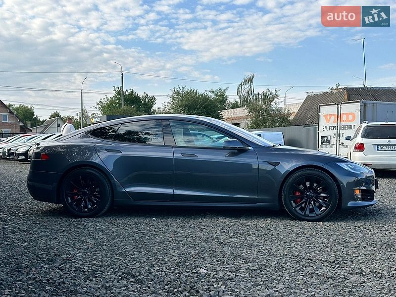 Ліфтбек Tesla Model S 2016 в Луцьку