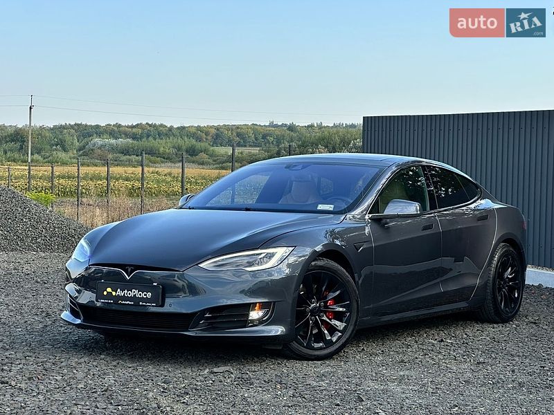 Ліфтбек Tesla Model S 2016 в Луцьку