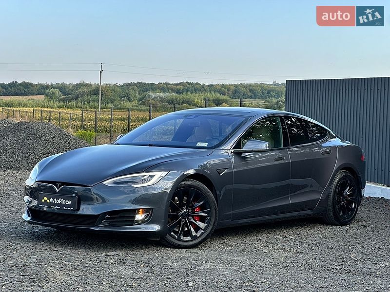 Ліфтбек Tesla Model S 2016 в Луцьку