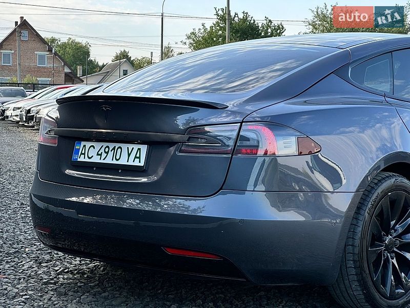 Ліфтбек Tesla Model S 2016 в Луцьку