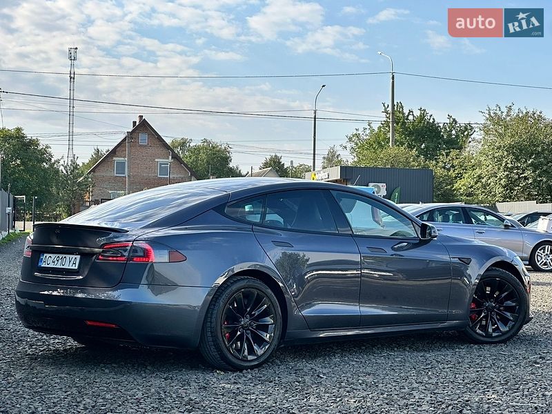 Ліфтбек Tesla Model S 2016 в Луцьку