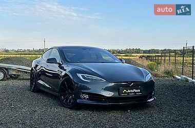 Ліфтбек Tesla Model S 2016 в Луцьку