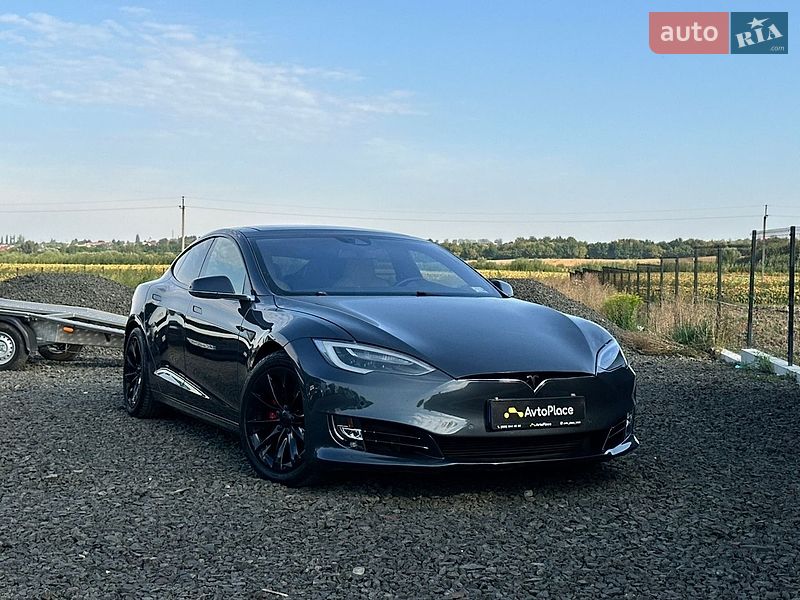 Ліфтбек Tesla Model S 2016 в Луцьку