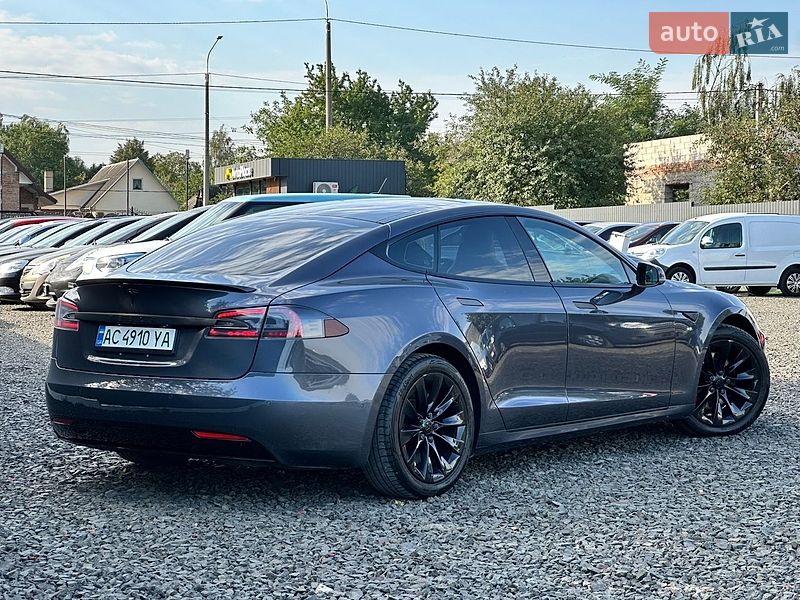 Ліфтбек Tesla Model S 2016 в Луцьку