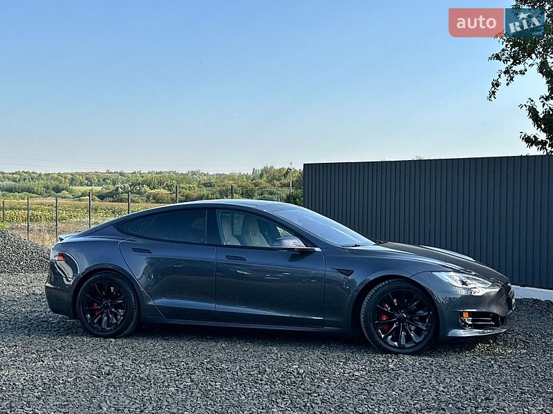 Ліфтбек Tesla Model S 2016 в Луцьку