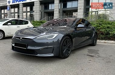 Tesla Model S  2022
