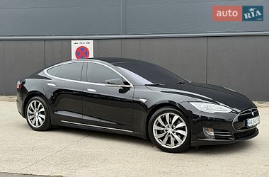 Лифтбек Tesla Model S 2013 в Киеве