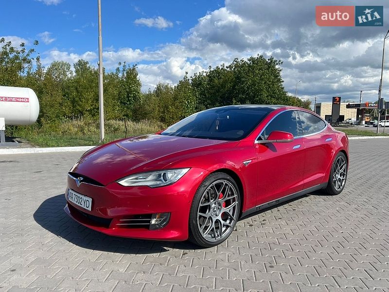 Tesla Model S 2014