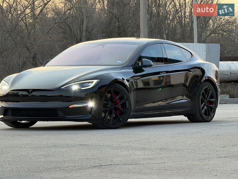 Лифтбек Tesla Model S 2024 в Тернополе