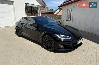 Ліфтбек Tesla Model S 2020 в Нововолинську