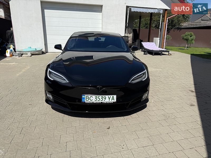 Ліфтбек Tesla Model S 2020 в Нововолинську